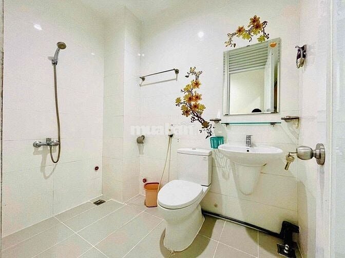 CHO THUÊ CĂN HỘ STUDIO BAN CÔNG TẠI TRUNG TÂM Q1