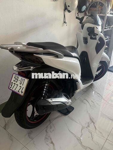 Honda SH 2017 Trắng 150cc. đi 20112 km