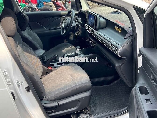 Hyundai Stargazer 2025 số tự động màu trắng