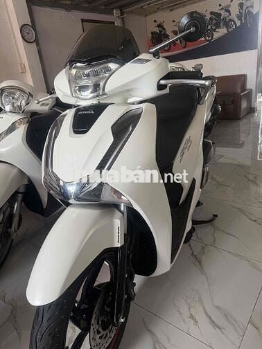 Honda SH 2017 Trắng 150cc. đi 20112 km