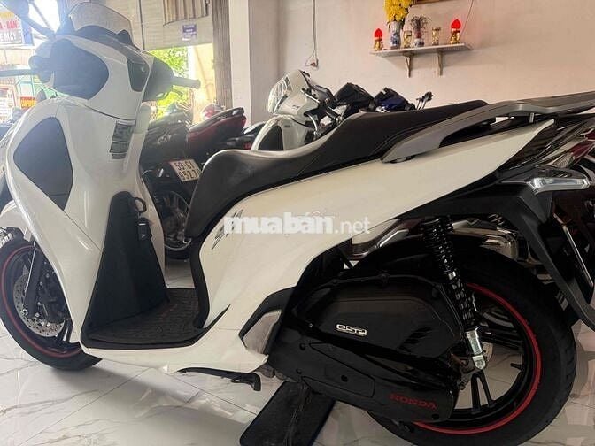 Honda SH 2017 Trắng 150cc. đi 20112 km
