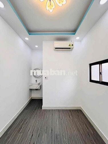 🔥🔥🔥nhà bán 1 lầu mặt tiền hẻm gần Phú Mỹ hưng quận 7🔥🔥🔥