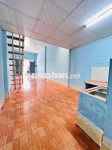 nhà cho thuê nguyên căn hợp đồng lâu dài có gác lửng giá 6tr /th