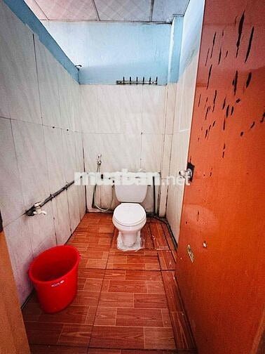nhà cho thuê nguyên căn hợp đồng lâu dài có gác lửng giá 6tr /th