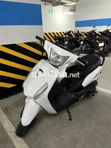 Yamaha Sweet Trắng - Xe tay ga 50cc