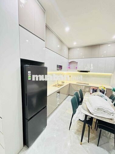 CHO THUÊ NHÀ ĐẸP SÂN VƯỜN MỚI 100% GẦN BIỂN HỒ NGHINH
