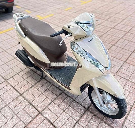 Honda Lead Vàng kem chính chủ biển tp máy zin êm!