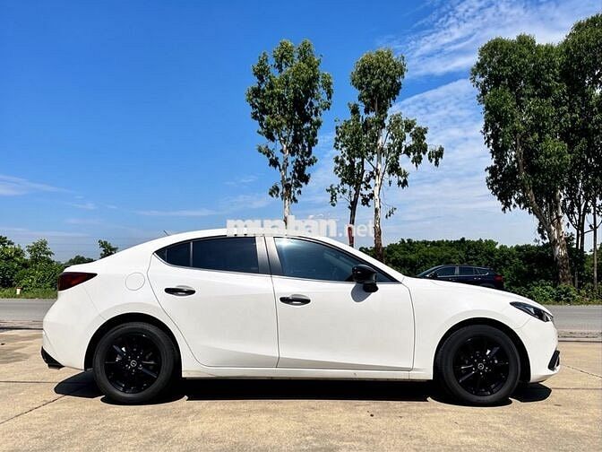 Mazda 3 1.5 AT 2015 Trắng