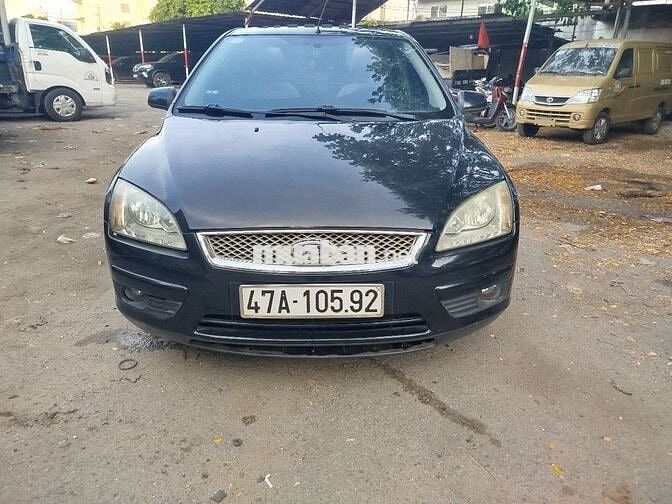 Ford 5 chỗ số tay ghế da đen