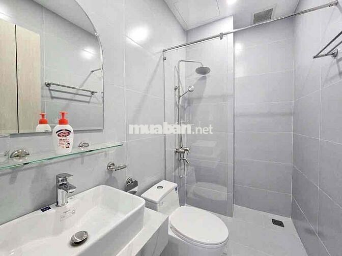 Studio Mới 100% Ngay ngã tư Hàng Xanh Gần GTVT, FTU, Hutech, UEF, HIU