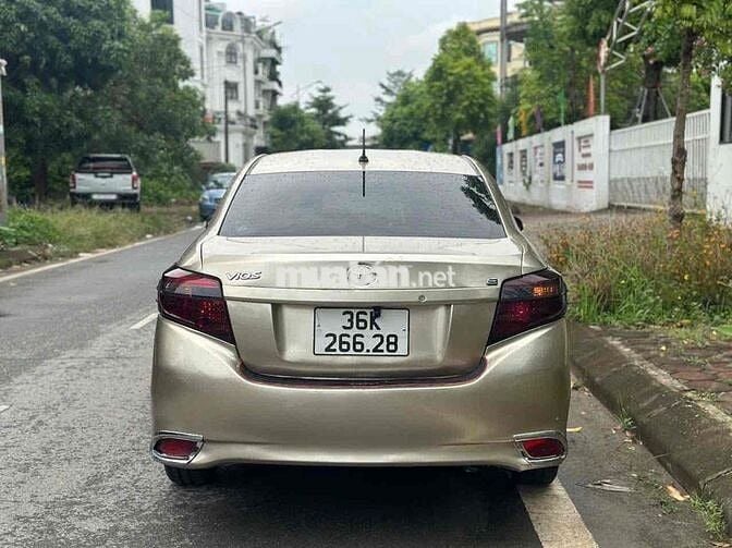 Toyota Vios 2017 E Số sàn Vàng cát