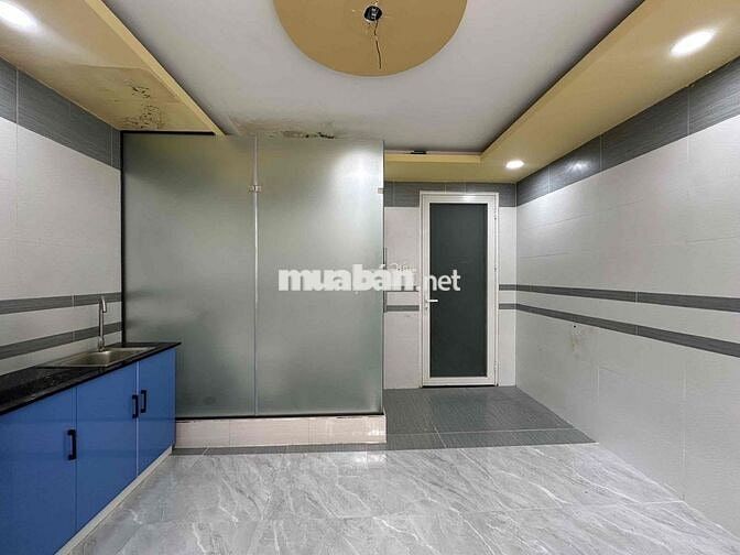 PHÒNG STUDIO FULL NỘI THẤT CỬA SỔ TRỜI
