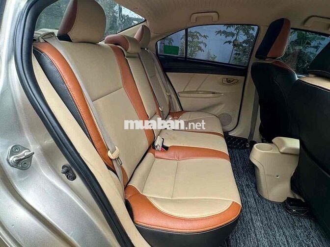 Toyota Vios 2017 E Số sàn Vàng cát