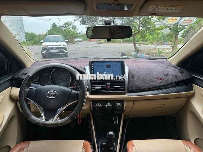 Toyota Vios 2017 E Số sàn Vàng cát
