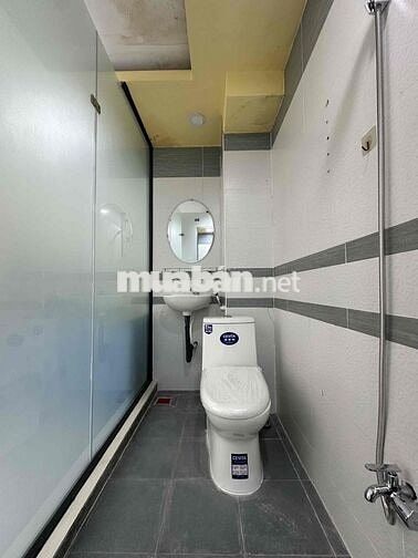PHÒNG STUDIO FULL NỘI THẤT CỬA SỔ TRỜI