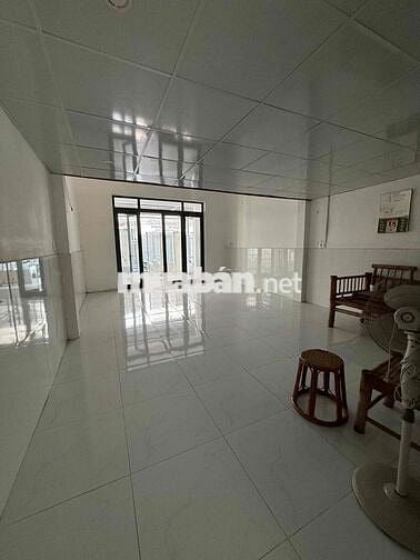 Nhà Kiệt ô tô Nguyễn Phan Vinh