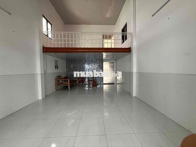 Nhà Kiệt ô tô Nguyễn Phan Vinh