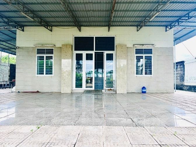 •	Bán gấp nhà mặt tiền đường ĐT 784, Xã Cầu Khởi, Tây Ninh, 6,9 tỷ, 91