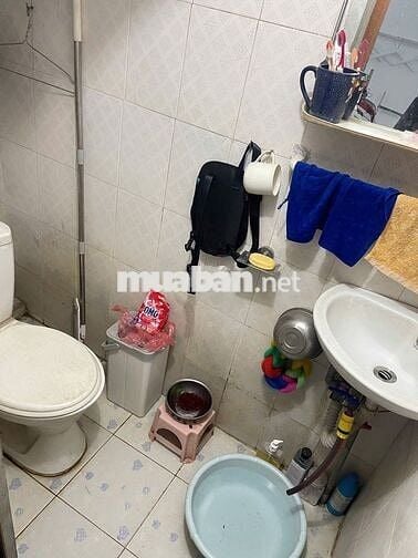 Cho thuê cả tầng 1 gồm 1 phòng ngoài kinh doanh được