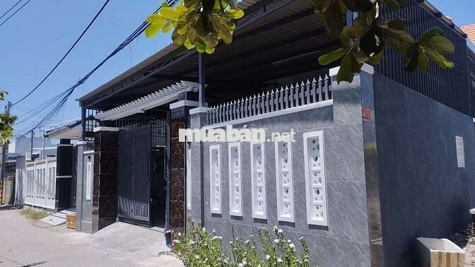 chính chủ bán nhà ở Tân An sát bên là Nhà Thờ, Biển