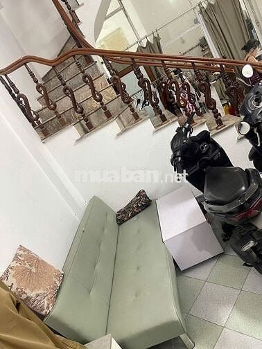 Cho thuê cả tầng 1 gồm 1 phòng ngoài kinh doanh được