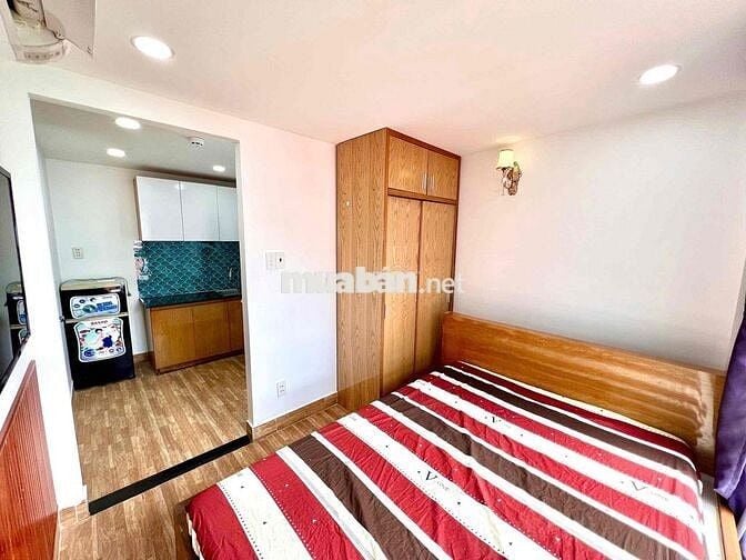 Căn 1PN Cửa Sổ To Thoáng FullNT Có Thang Máy Ngay Trung Tâm Phú Nhuận