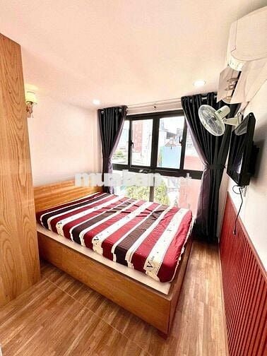 Căn 1PN Cửa Sổ To Thoáng FullNT Có Thang Máy Ngay Trung Tâm Phú Nhuận