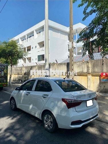 Hyundai i10 2020 Trắng 5 chỗ