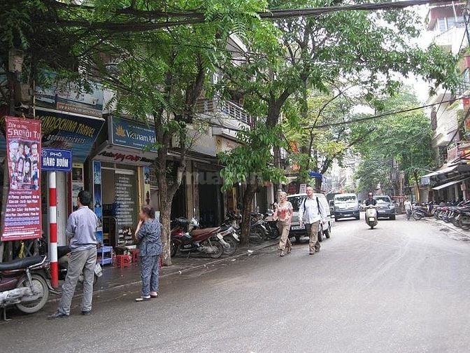 Bán khách sạn Hàng Buồm 61 phòng, 8 tầng. Giá 820 tỷ.