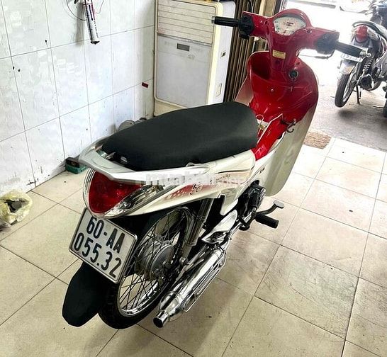 Angela 50 chủ đi ít chât xe còn khá là đẹp !