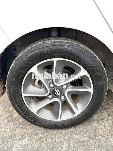 Hyundai i10 2020 1.2 AT Hatchback Trắng