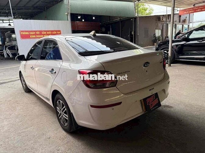 KIA Soluto Deluxe 2021 Số sàn