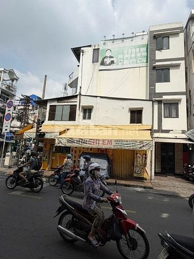 Bán nhà mặt tiền tại Ngô Quyền, 18,5 tỷ, 49m2, 3PN, 4WC, pháp lý đầy đ