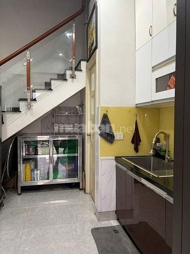Bán nhà mặt tiền tại Ngô Quyền, 18,5 tỷ, 49m2, 3PN, 4WC, pháp lý đầy đ