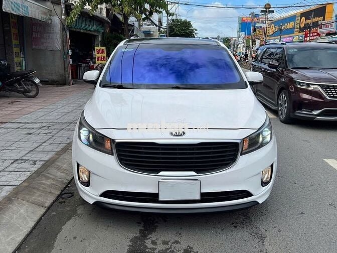 Kia Sedona DAT 2018 máy dầu màu trắng