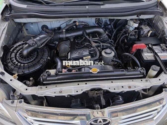 Toyota Innova E 2013 Bạc Số sàn