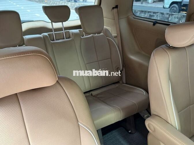 Kia Sedona DAT 2018 máy dầu màu trắng