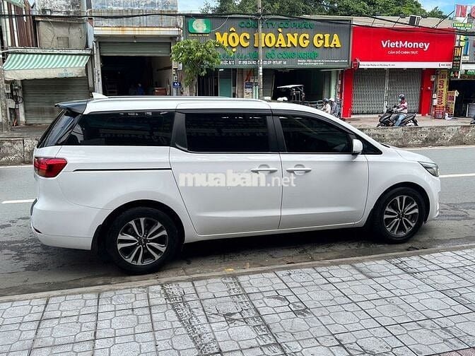 Kia Sedona DAT 2018 máy dầu màu trắng