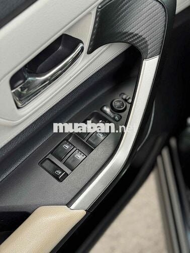 Toyota Veloz AT 2022 Đen Tự động