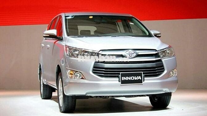 Toyota Innova Bạc Xe gia đình
