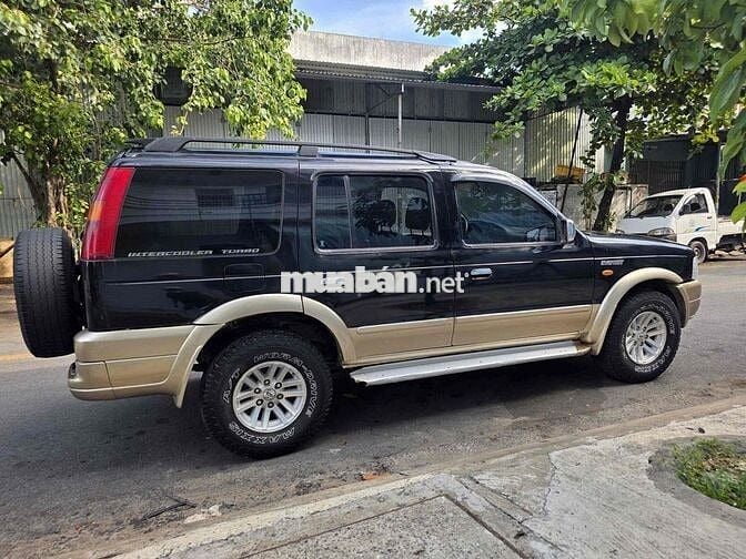 Ford Everest 2005 Dầu Đen 7 chỗ