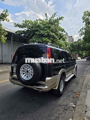 Ford Everest 2005 Dầu Đen 7 chỗ