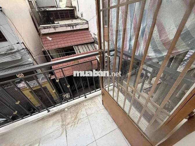 cho thuê nhà 2 tầng, 3Pn, hẻm xe hơi , tân phú