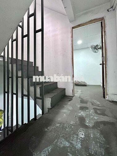 NC Mặt Tiền Lý Thường Kiệt ( 1 trệt 2 lầu ) vỉa hè , kd cải tạo tự  do