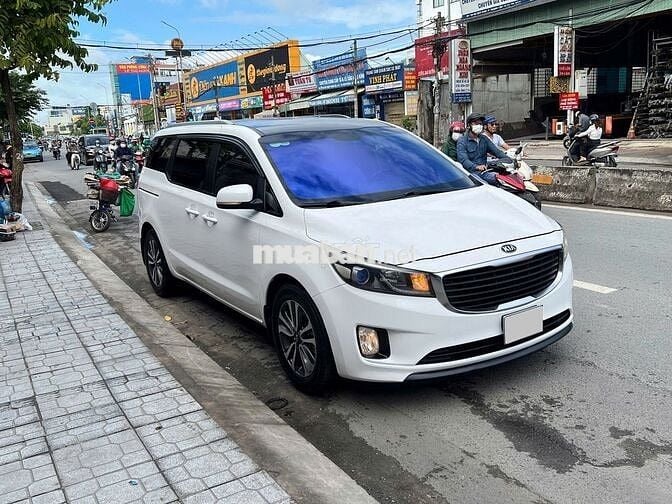 Kia Sedona DAT 2018 máy dầu màu trắng