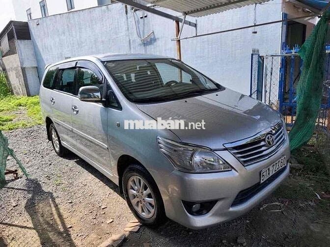 Toyota Innova E 2013 Bạc Số sàn