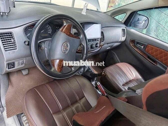 Toyota Innova E 2013 Bạc Số sàn