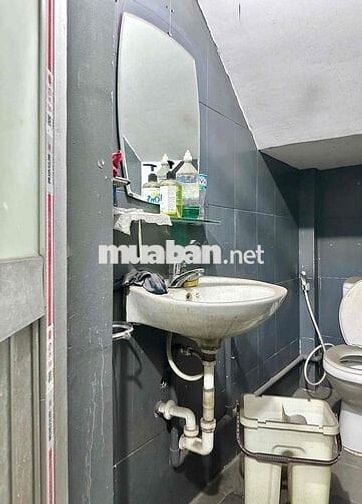NC Mặt Tiền Lý Thường Kiệt ( 1 trệt 2 lầu ) vỉa hè , kd cải tạo tự  do