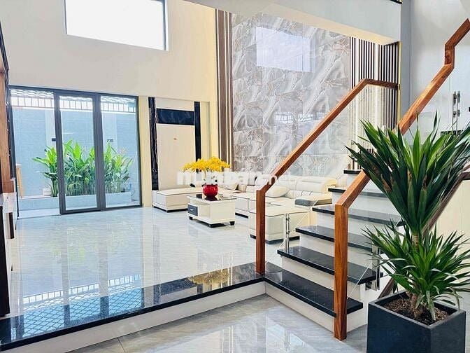 BÁN NHÀ 1 LỬNG 2 LẦU SÂN THƯỢNG TRƯỜNG CẤP 3 BÀ ĐIỂM