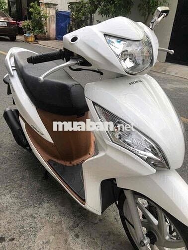 Honda Vision 2013 Trắng biển thành phố